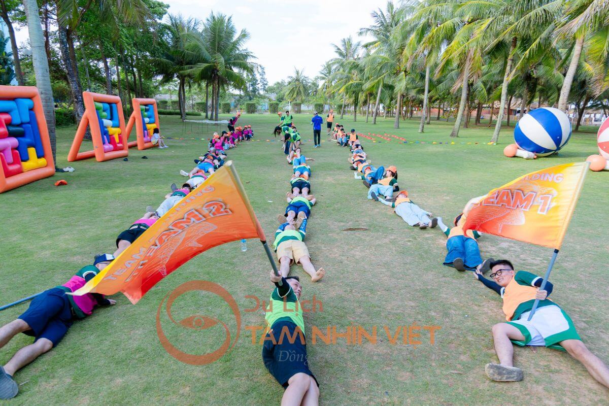 Thành viên tham gia thử thách đồng đội Thành viên tham gia thử thách đồng đội