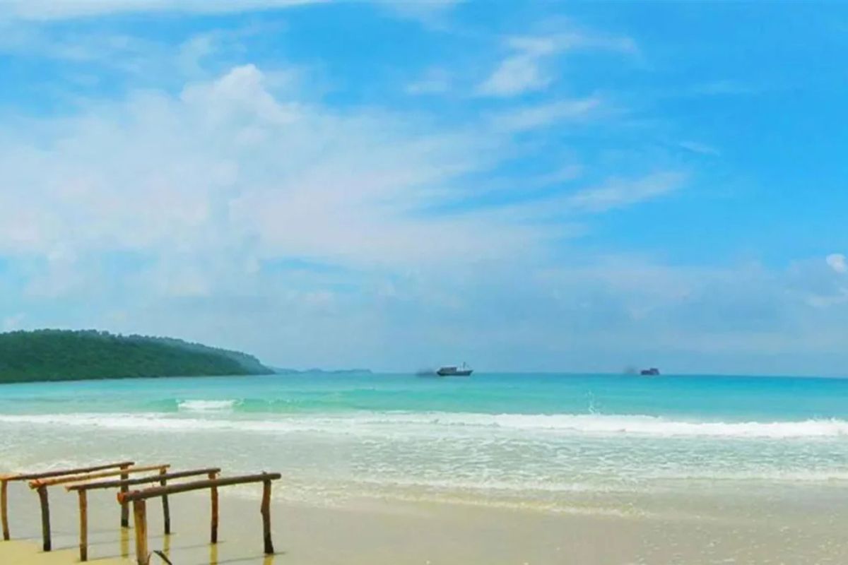 Bãi biển tuyệt đẹp trên Đảo Cô Tô