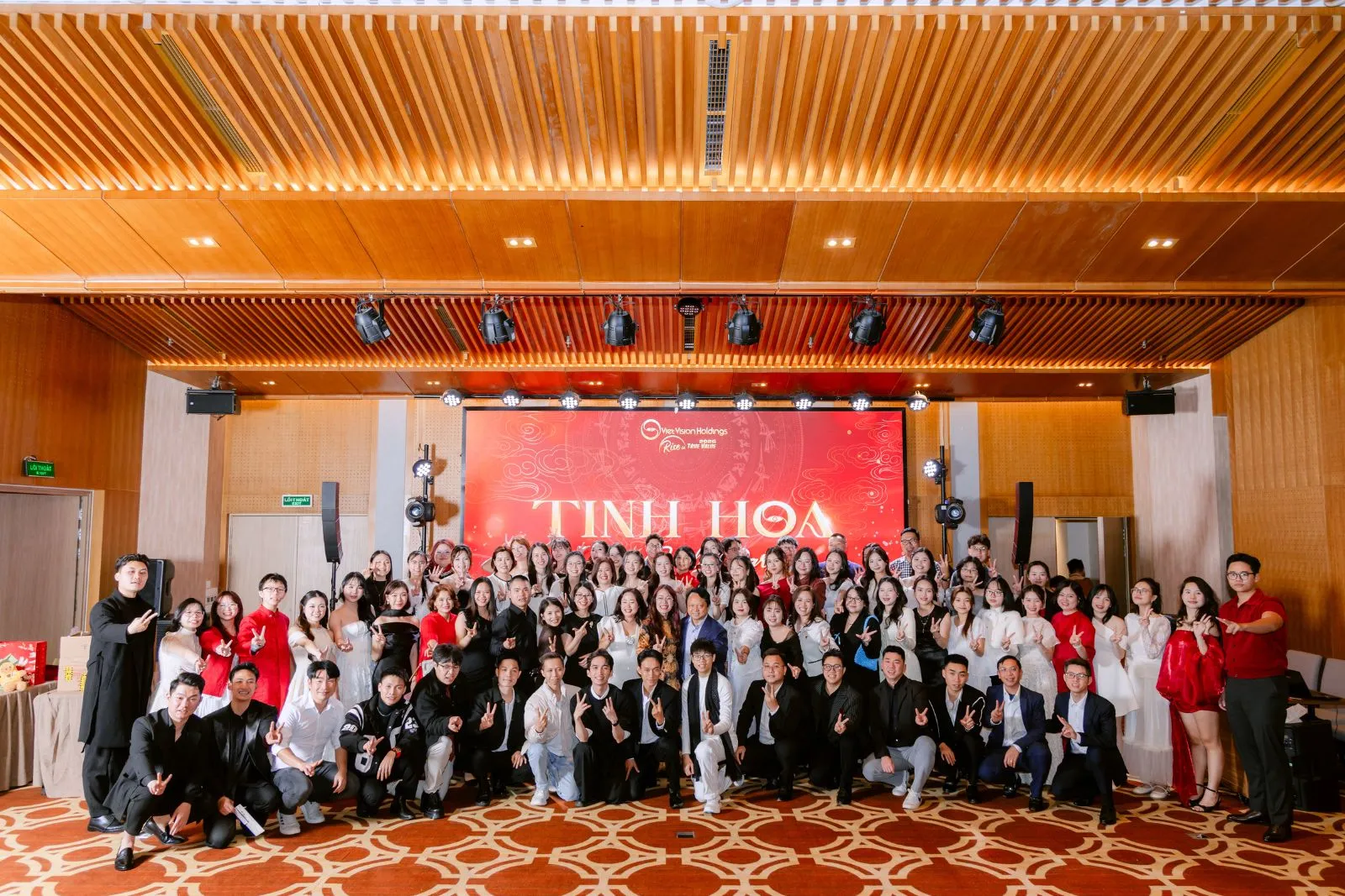 Viet Vision — toàn cảnh Tinh Hoa Year End Party
