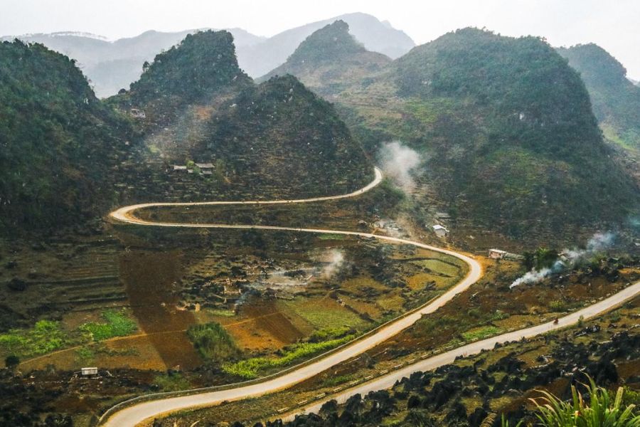 Cung đường Hà Giang giữa núi đá và cảnh sắc mùa thu
